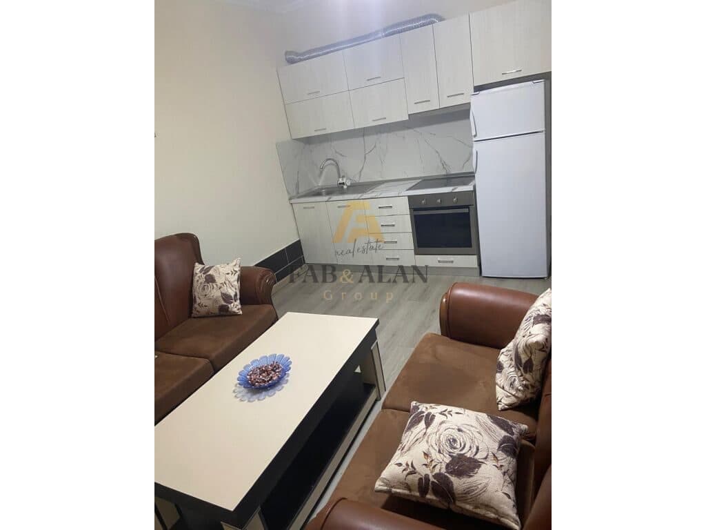 APARTAMENT ME QERA - RR. "BESA", PRANE HOTEL MERIDIAN! 2