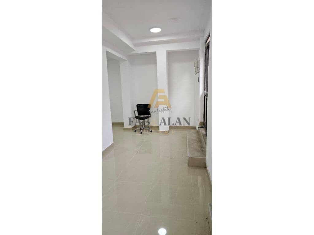 TEK QYTET STUDENTI AMBIENT BIZNESI PER QERA! 4