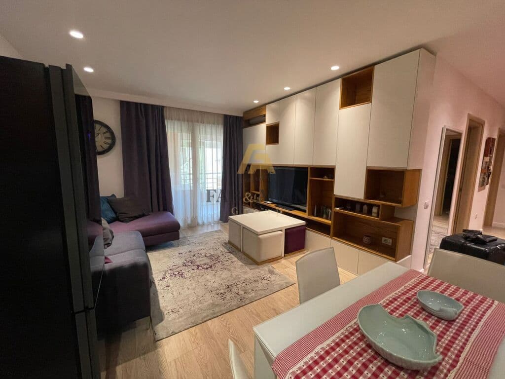 TEK RRUGA E ELBASANIT APARTAMENT 2+1 PER SHITJE! 2
