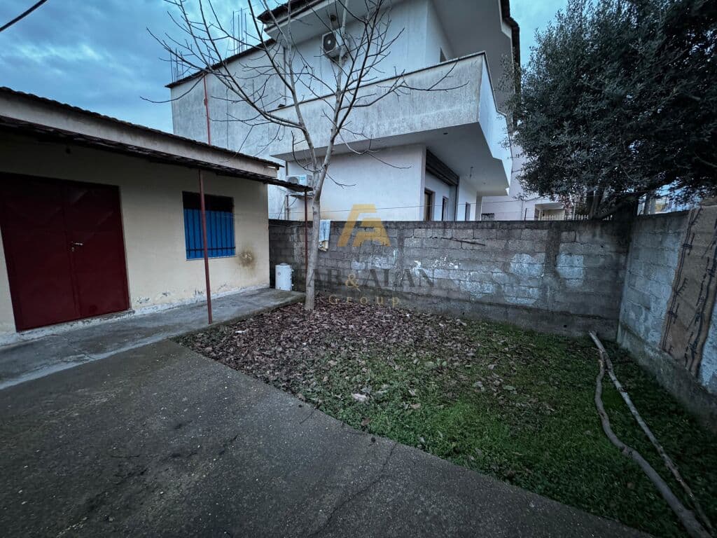 TEK 3-SHI SHTEPI PRIVATE PER SHITJE 3