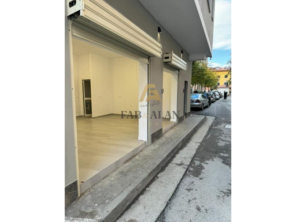 AMBIENT BIZNESI PER QERA PRANE RRUGES SE KAVAJES! 2