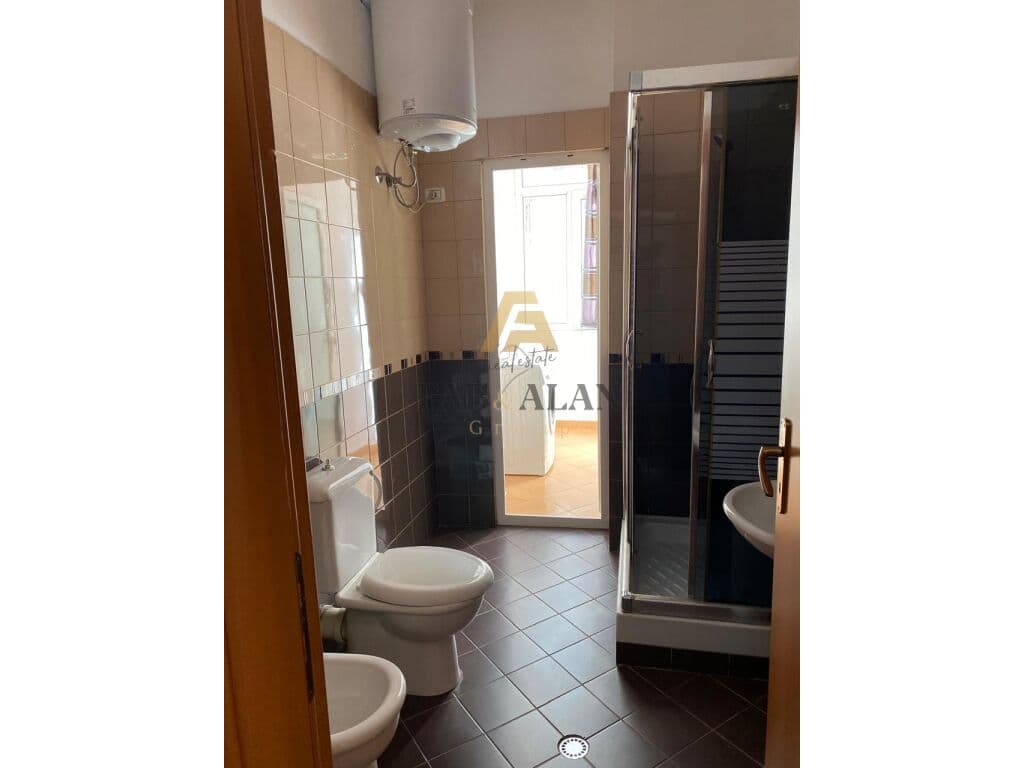 TEK LIQENI,SUPER APARTAMENT 2+1+2 ME QERA! 3
