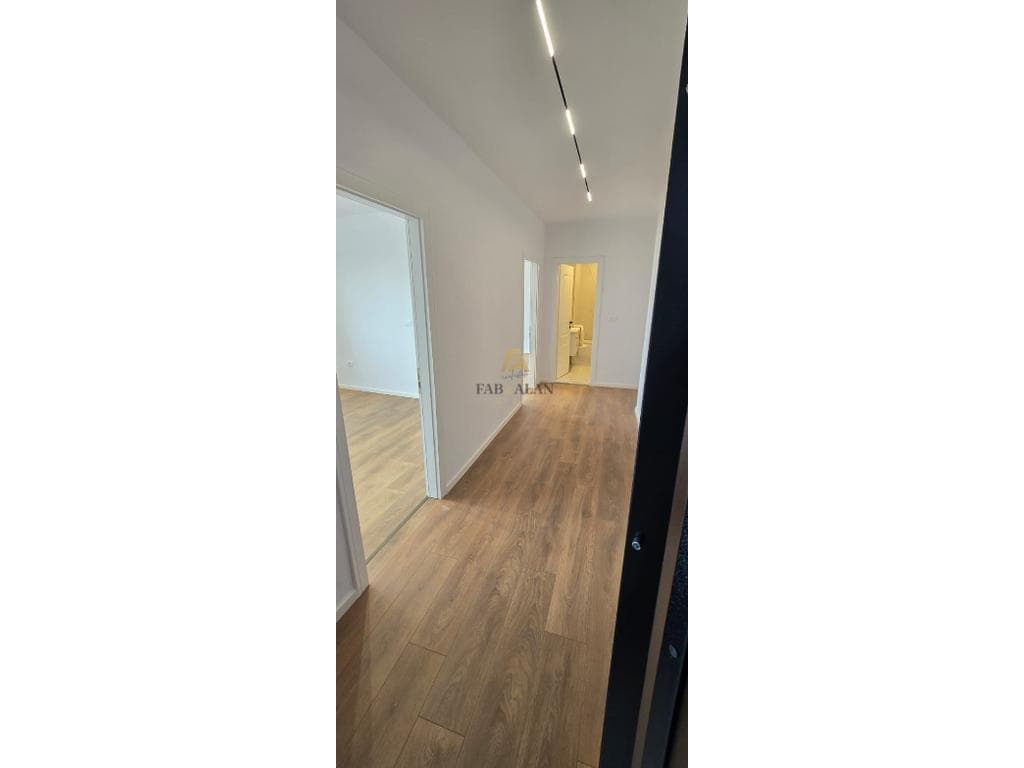 🏡 Shitet Apartament 1+1 – 21 Dhjetori, Tiranë 3