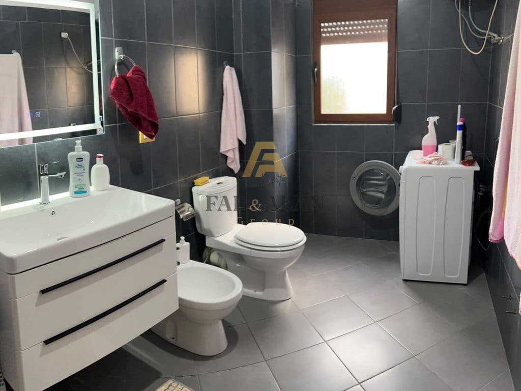 🏡 JEPET ME QIRA APARTAMENT 2+1 – PRANË 5 MAJIT 3