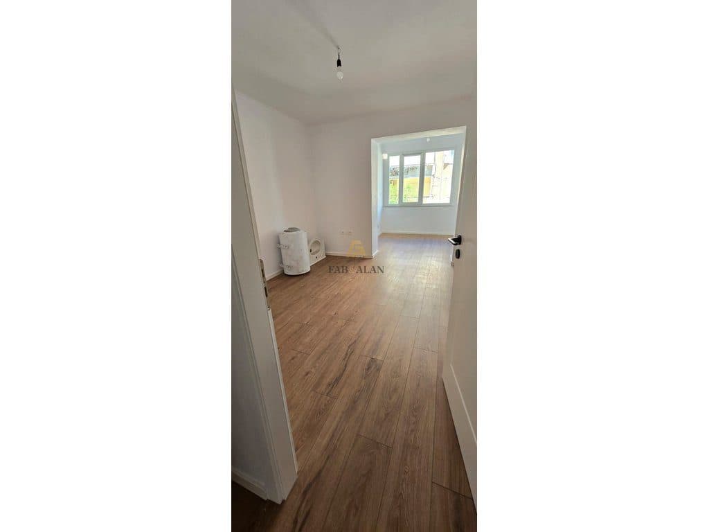 TEK MOZAIKU I TIRANES APARTAMENT 1+1 PER SHITJE! 4