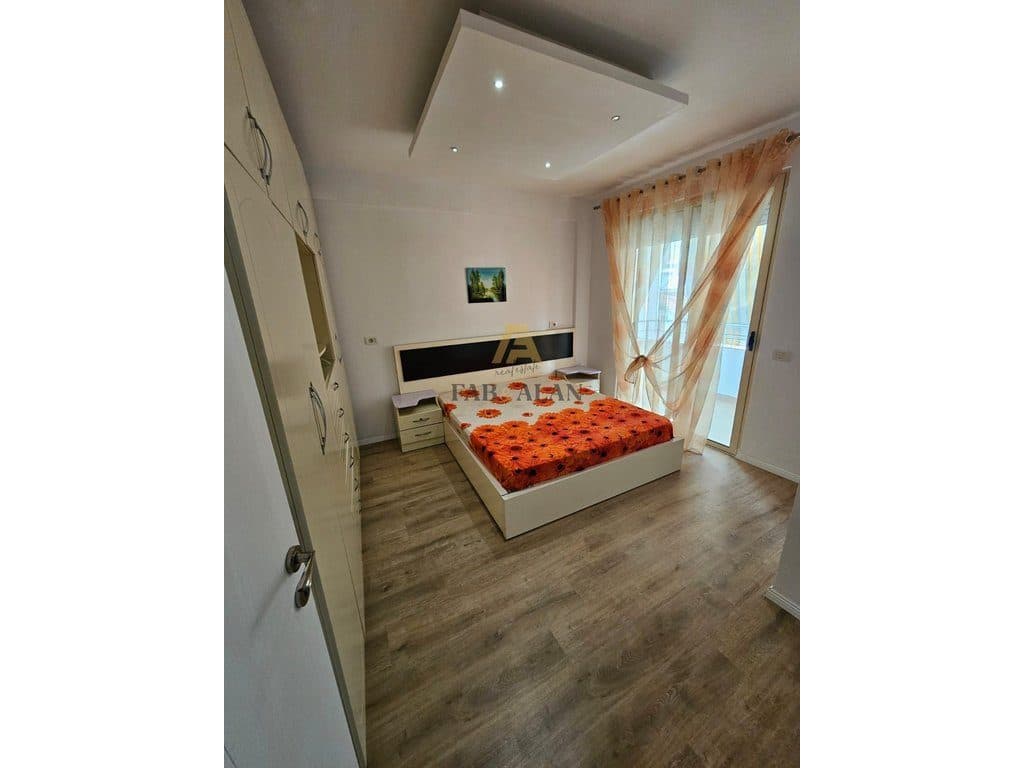 NE FRESK TEK ANA MARKET APARTAMENT 2+1 PER SHITJE! 4
