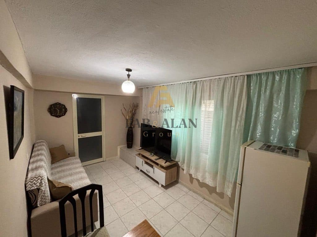 Jepet me qera apartament 1+1, sip. 70m² prane komisariatit nr.1 dhe 5 min nga Pazari i Ri 40.000 LEKE 3