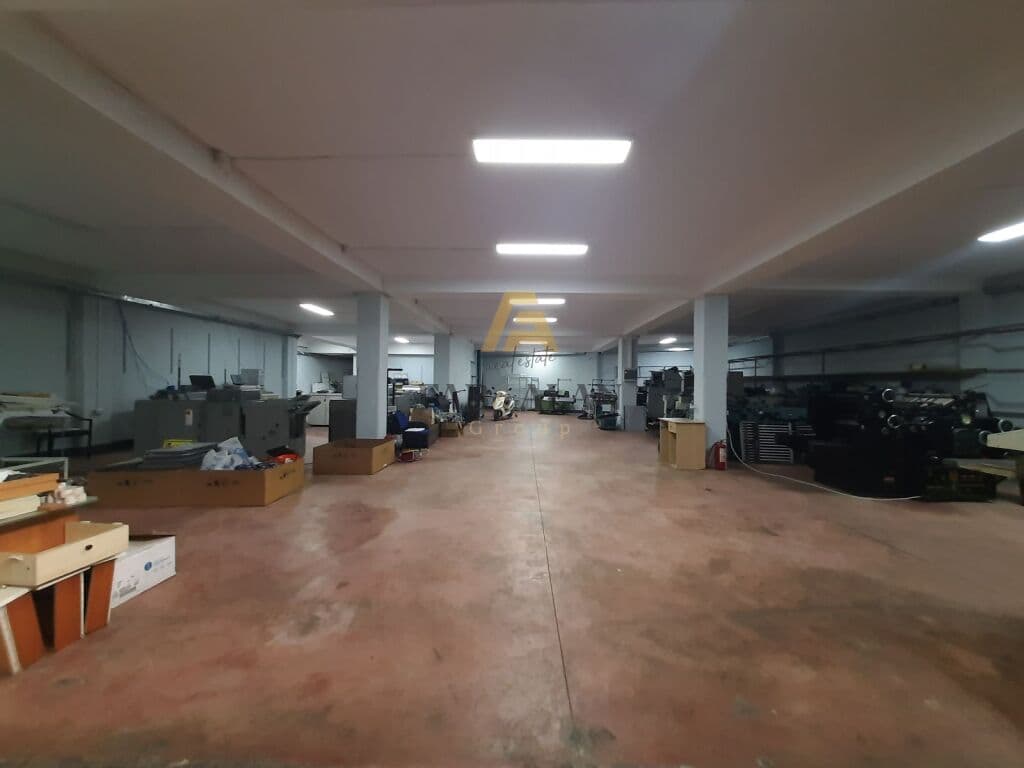 TE RRUGA KASTRIOTET, PRANE CASA ITALIAS, GARAZH 448 M2 PER SHITJE!