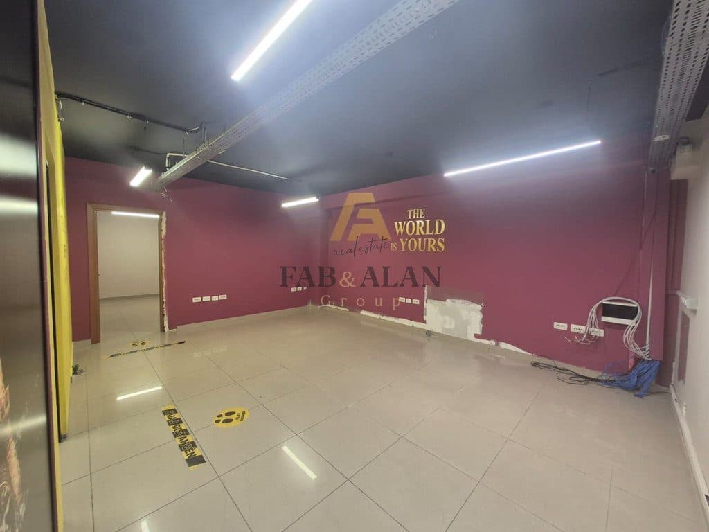 Jepet me qira zyrë 230 m² 2