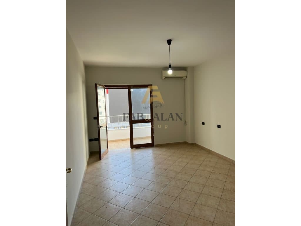TEK ISH PARKU APARTAMENT 2+1 PER SHITJE! 2