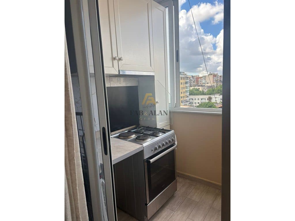 Apartament me qera 1+1 60.000 leke tek 21 dhjetori midis myslym shyrit dhe rruges se kavajes...e disponueshme me 1 korrik 3