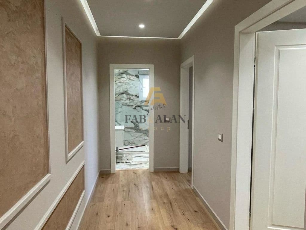 TEK RRUGA URA PRANE KINOSTUDIOS SUPER APARTAMENT PER SHITJE ! 3