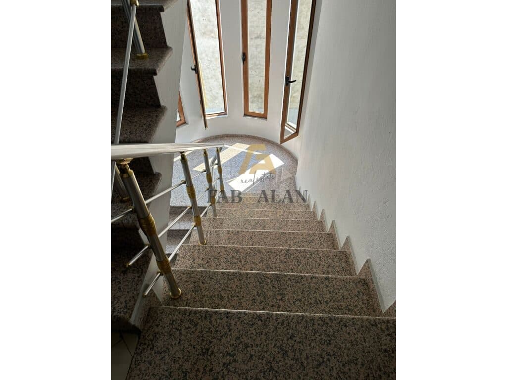 PRANE SHKOLLES BAJRAM CURRI APARTAMENT 1+1 PER QERA! 4