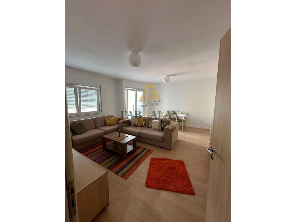 TEK 21 DHJETORI APARTAMENT 2+1 PER QIRA !
