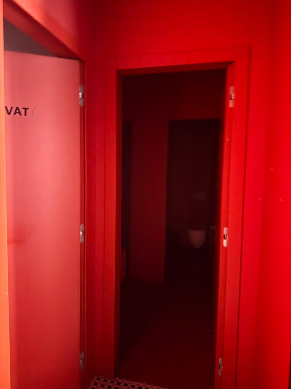 Dyqan për Qira në Kompleksin Delijorgji, Tiranë - 2500€ | 73.1 m² 4