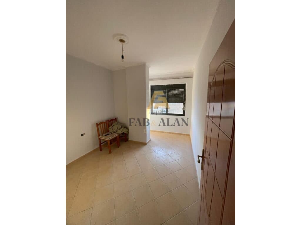 NE LAPRAKE APARTAMENT 2+1 PER SHITJE! 2