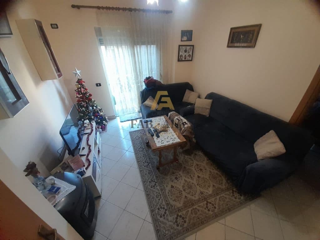 TEK XHAMLLIKU ,SHKOLLA NIKEL DARDANI APARTAMENT 2+1 PER SHITJE ! 2
