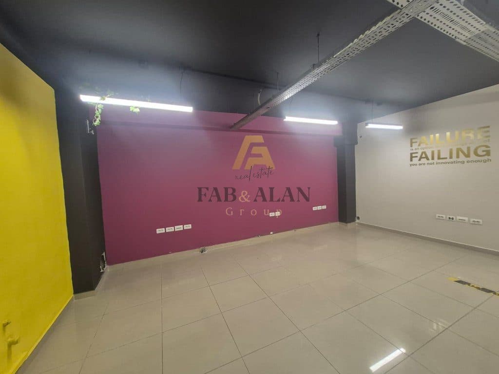 Jepet me qira zyrë 230 m² 3