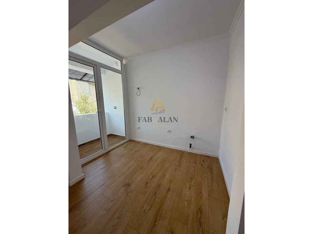 TEK FAX NEWS ALI DEM, APARTAMENT 2+1 PER SHITJE! 2