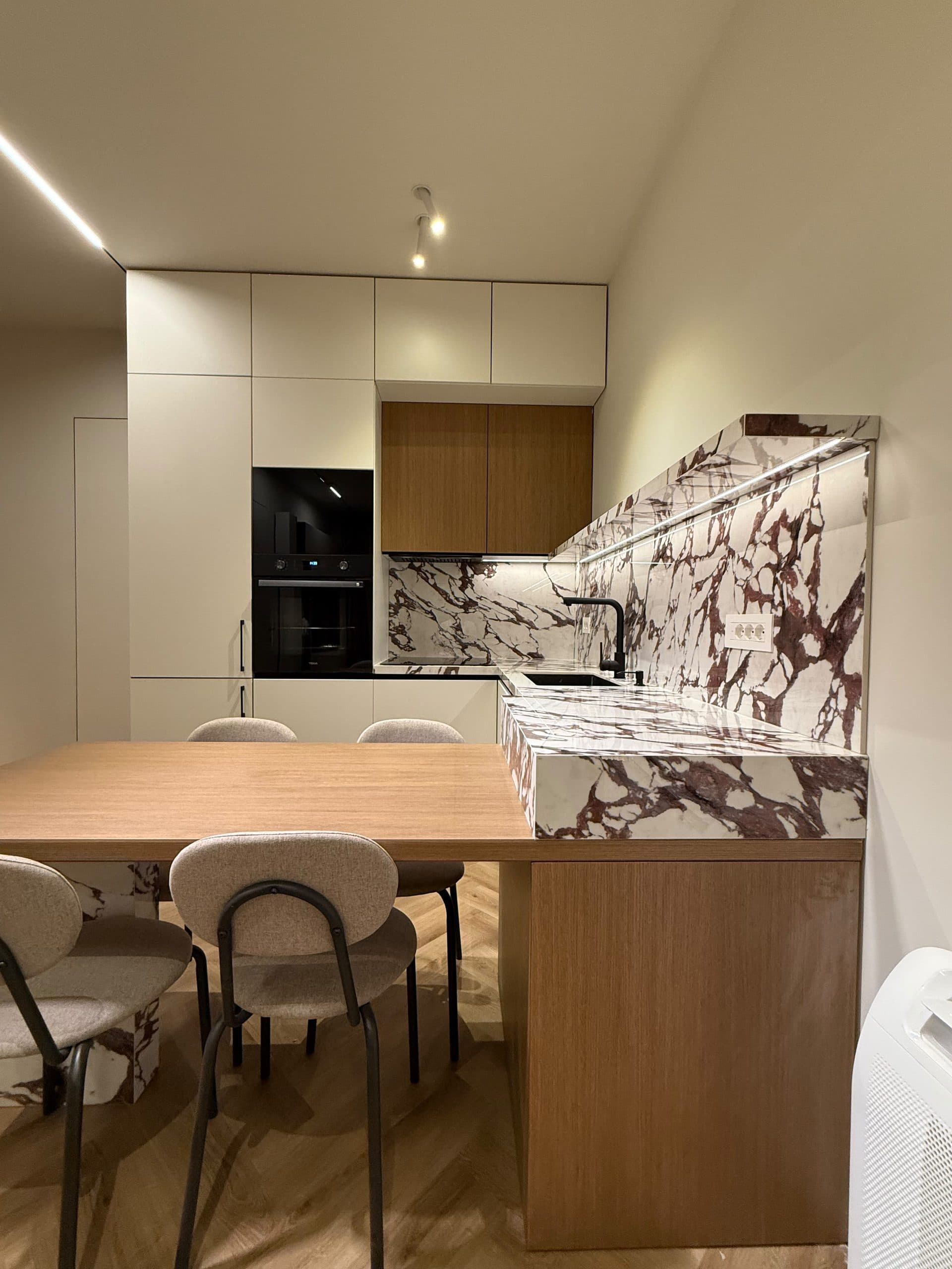 🏡 JEPET ME QIRA APARTAMENT PRANE SHESHIT SHQIPONJA 3
