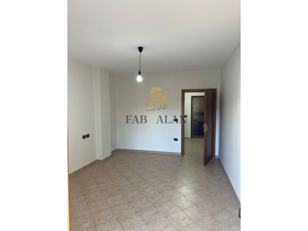 TEK ISH PARKU APARTAMENT 2+1 PER SHITJE! 4