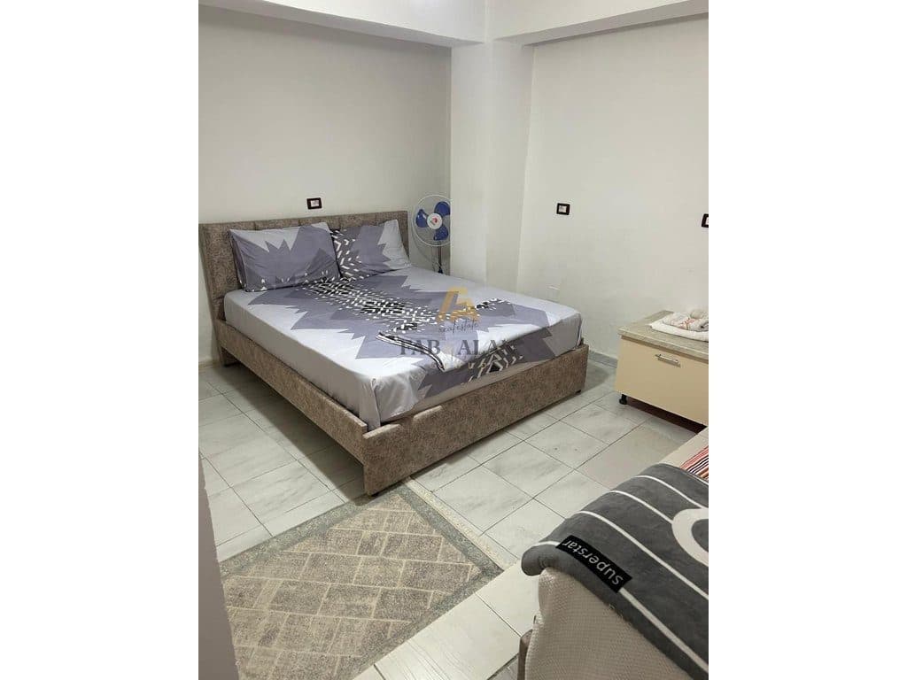 Jepet me qera apartament 1+1, sip. 70m² prane komisariatit nr.1 dhe 5 min nga Pazari i Ri 40.000 LEKE 4