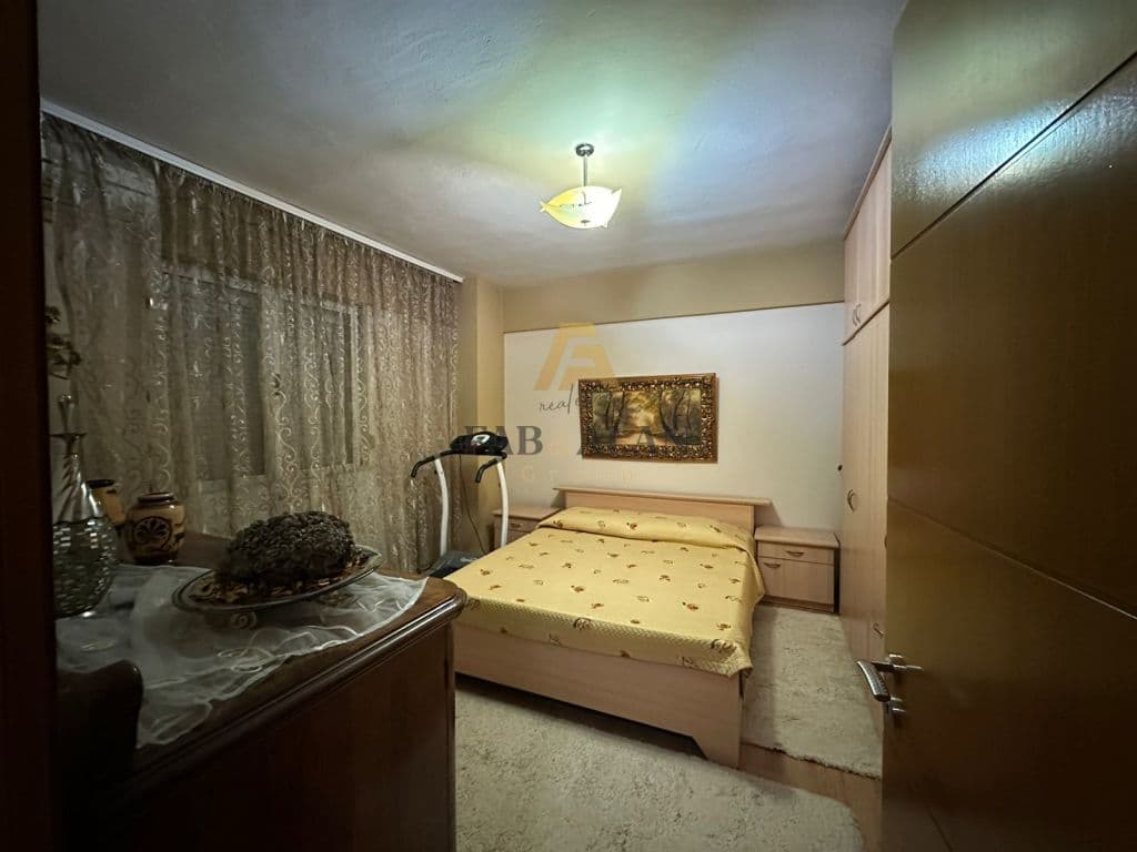 NE LAPRAKE APARTAMENT 2+1 PER SHITJE! 4