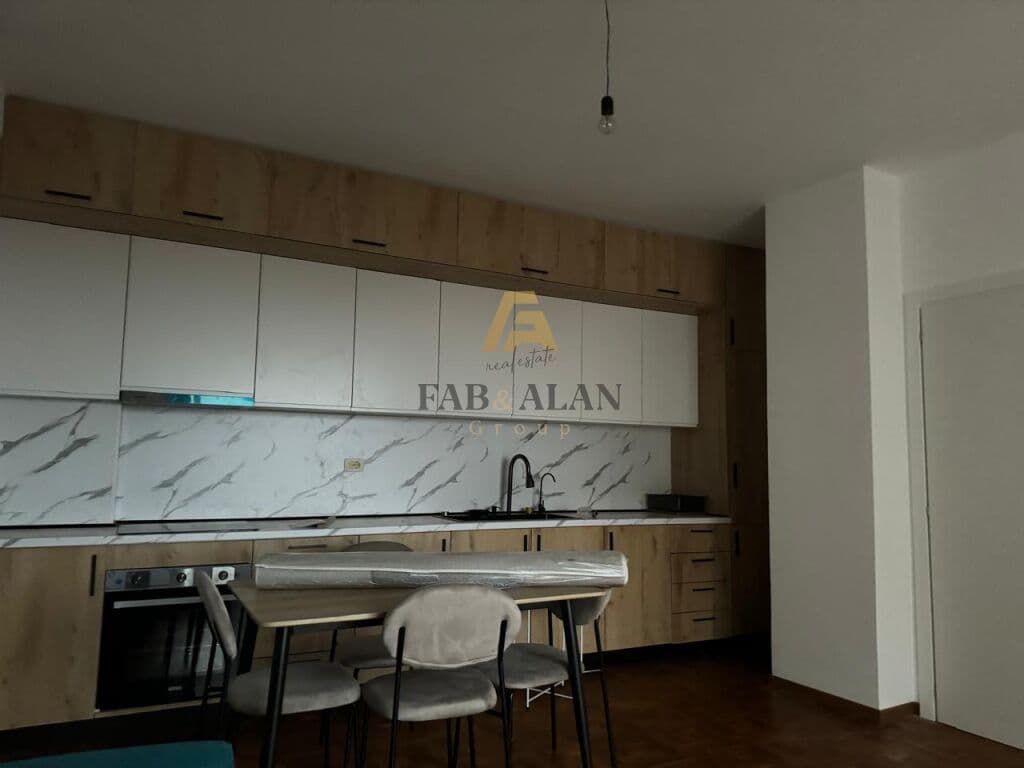 TEK LAGJIA 13 NE PLAZH DURRES APARTAMENT 2+1 PER SHITJE! 4