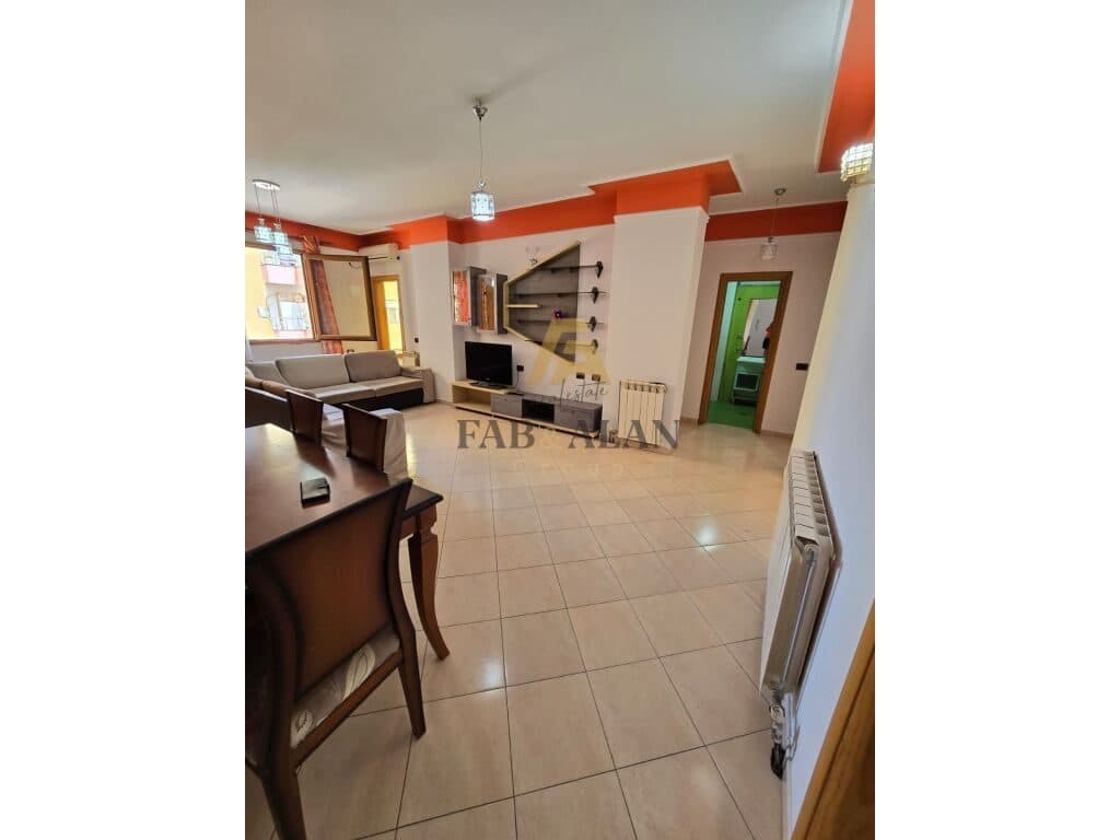 TEK ASTIRI (PALLATI EVERESTIT) APARTAMENT 3+1+2WC+2 BALLKONE PER SHITJE ! 2