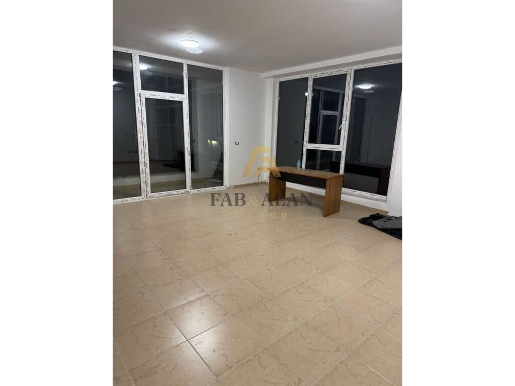 TEK BULEVARDI I RI ZYRE COMERCIALE PER QERA! 4