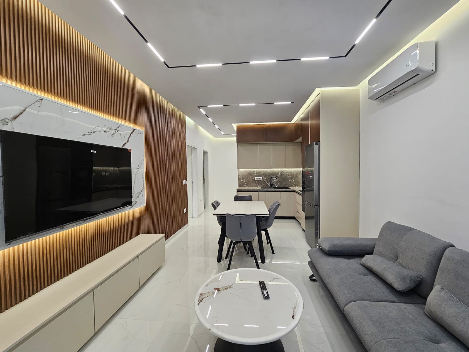 🏡 JEPET ME QIRA APARTAMENT 2+1 – ZOGU I ZI! 2