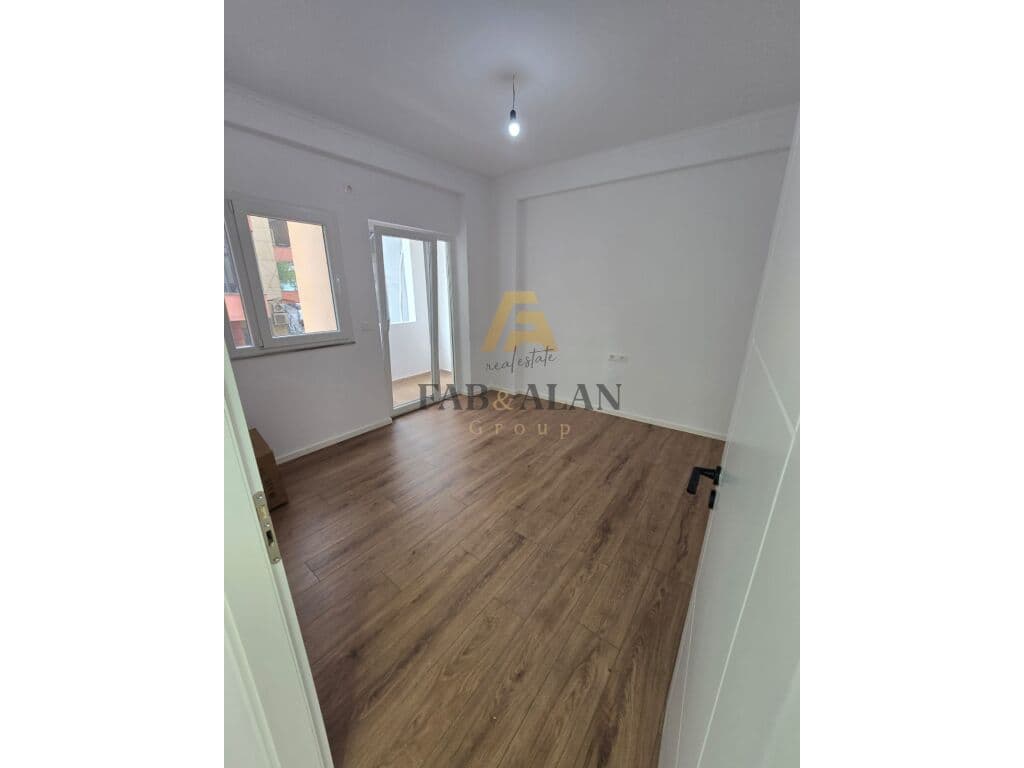 APARTAMENT 2+1+2 PER SHITJE TE LION PARK! 3