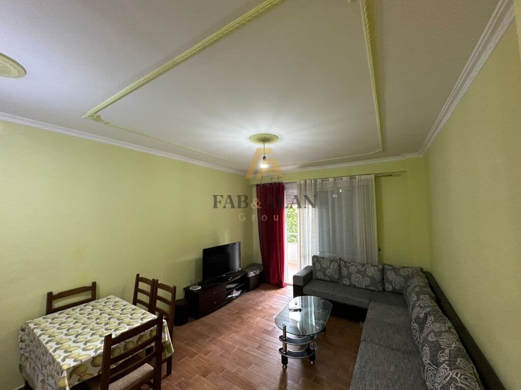 SHITET APARTAMENT 2+1 NE LUNGOMARE VLORE!