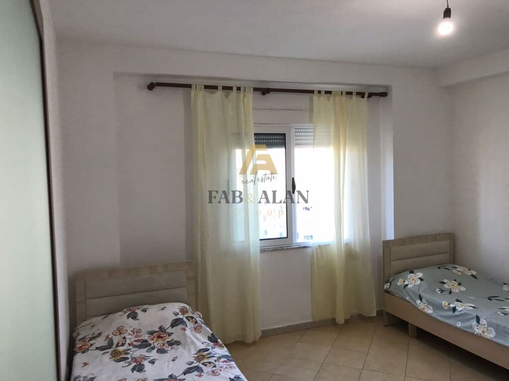 TEK ISH URT NE DURRES APARTAMENT 2+1 PER SHITJE! 3