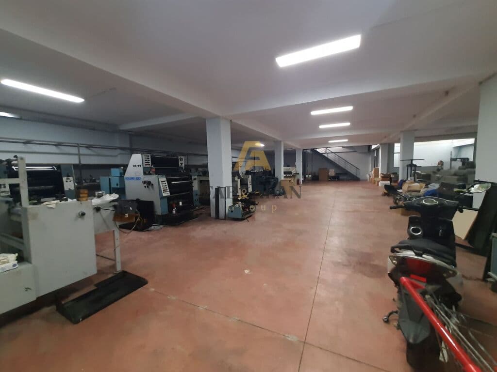 TE RRUGA KASTRIOTET, PRANE CASA ITALIAS, GARAZH 448 M2 PER SHITJE! 4