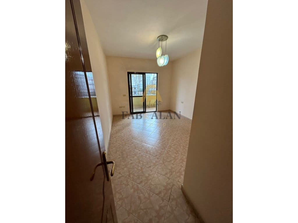 TEK RIZA CEROVA APARTAMENT 2+1+2 PER SHITJE! 3