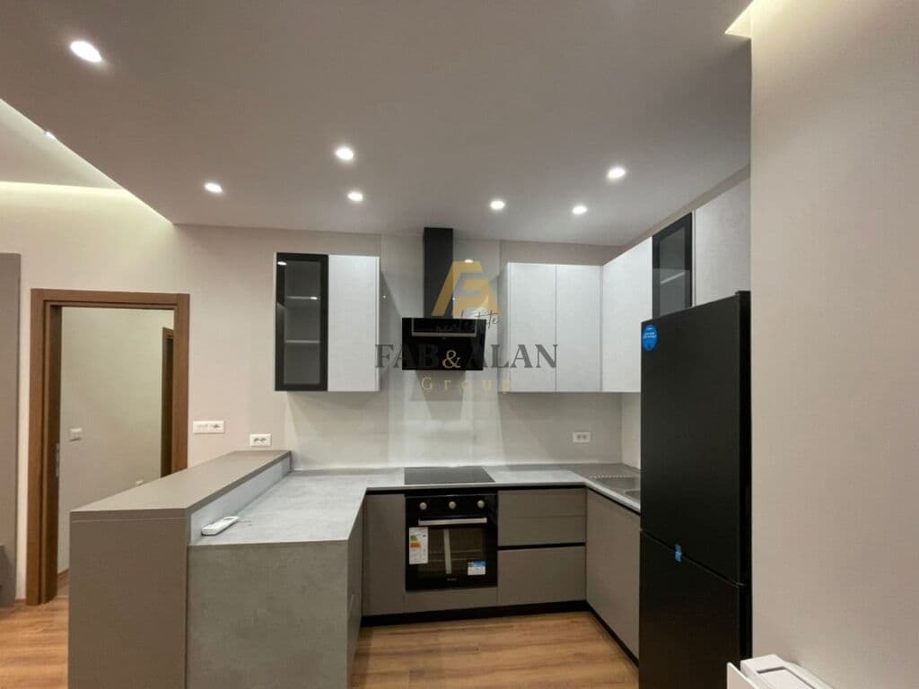 TEK KOMPLEKSI ARLIS FARMACIA 10, SUPER APARTAMENT 2+1 PER QERA! 3