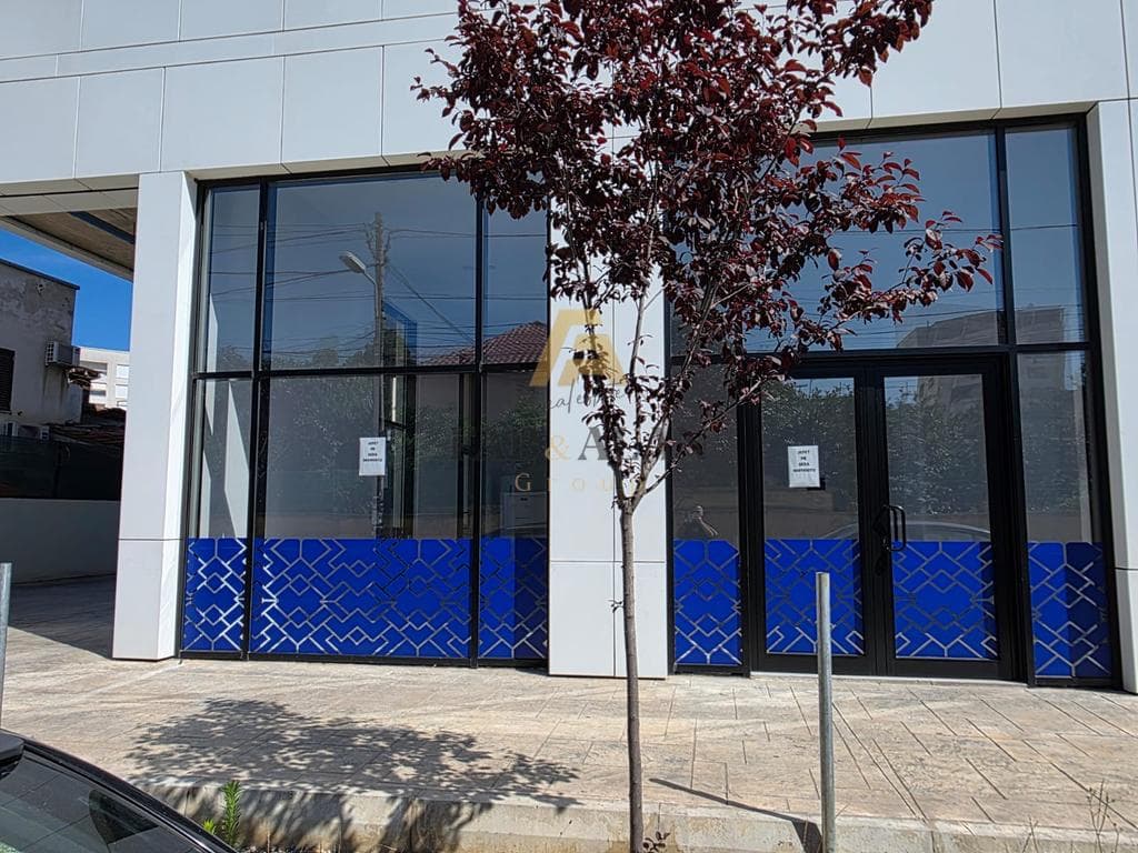 Jepet me qera ambient biznesi – Rruga Frosina Plaku, 21 Dhjetori