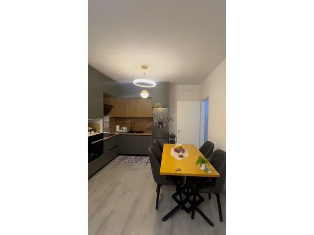 Shitet Apartament 2+1, plotësisht i mobiluar UNIVERS CITY QTU 3