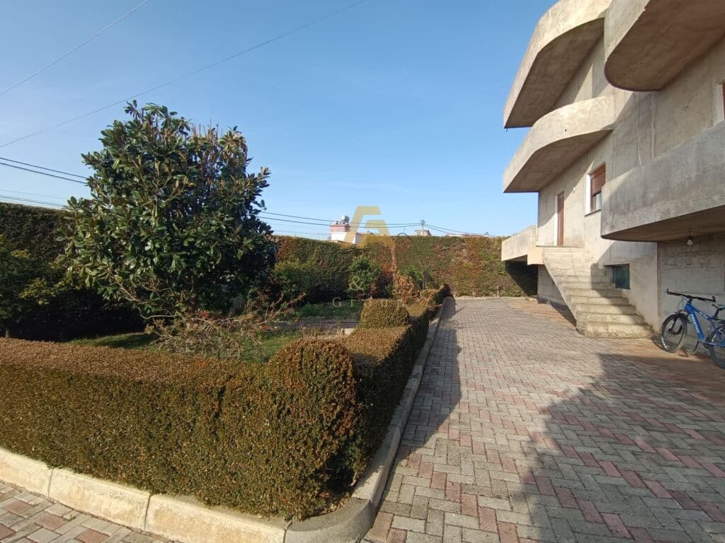 OFROJME VILE + TOKE PER SHITJE NE DURRES!!