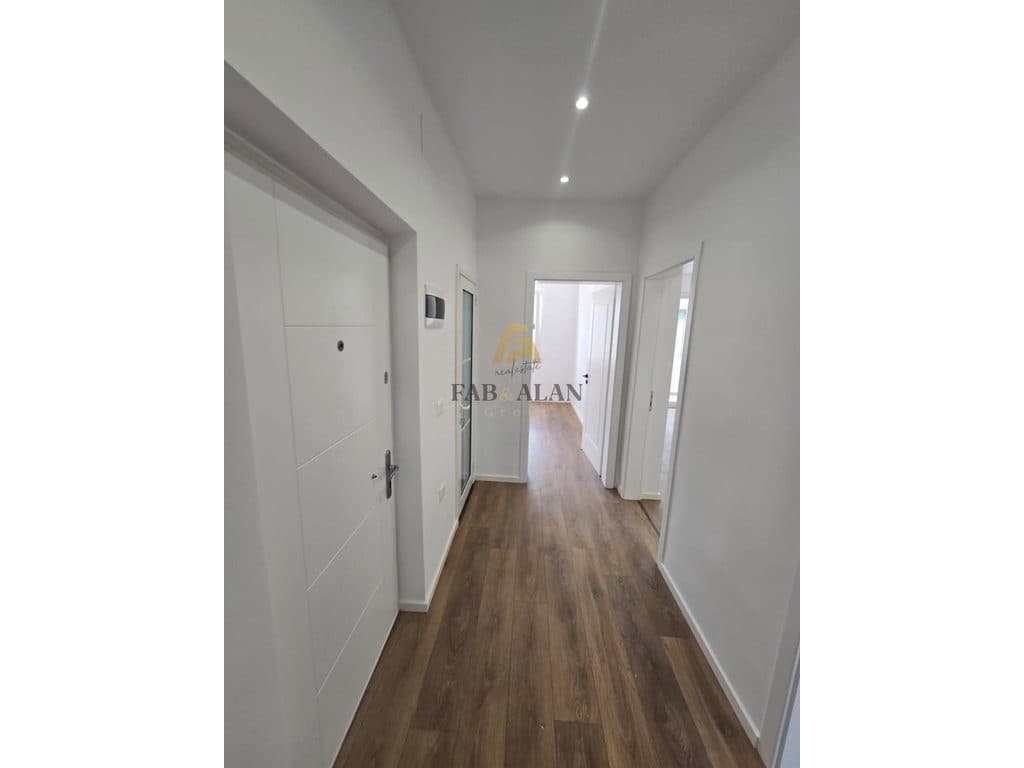 NE MYSLYM SHYR APARTAMENT 2+1+2 PER SHITJE! 2