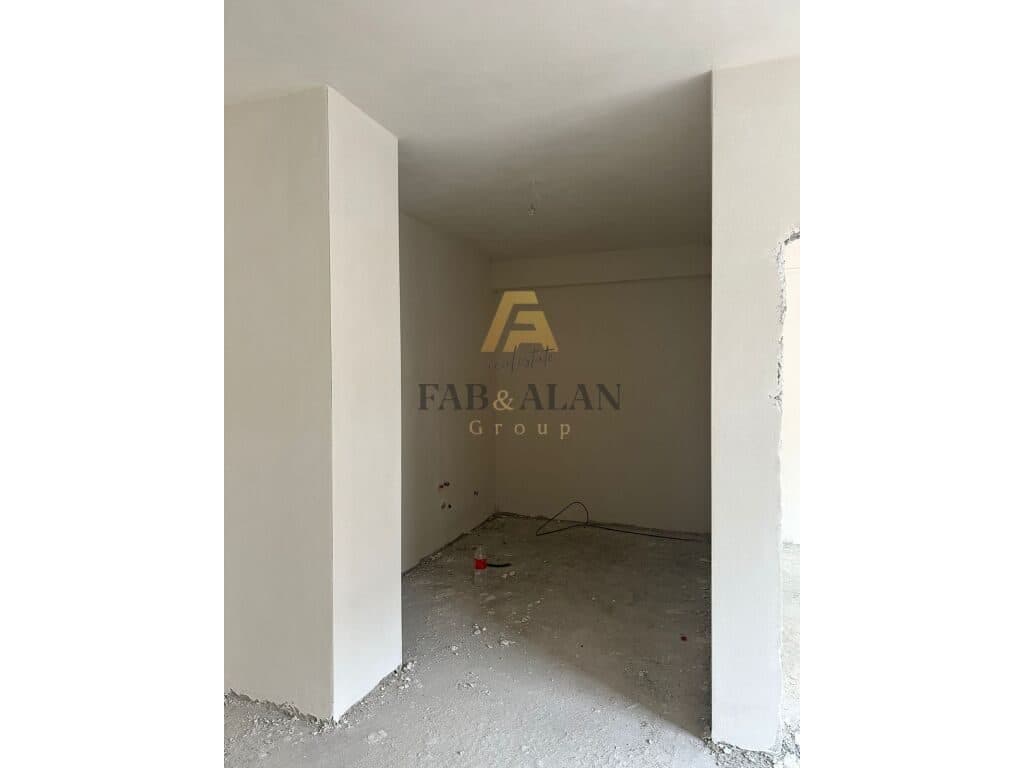 NE PORCELAN APARTAMENT 1+1 PER SHITJE! 3