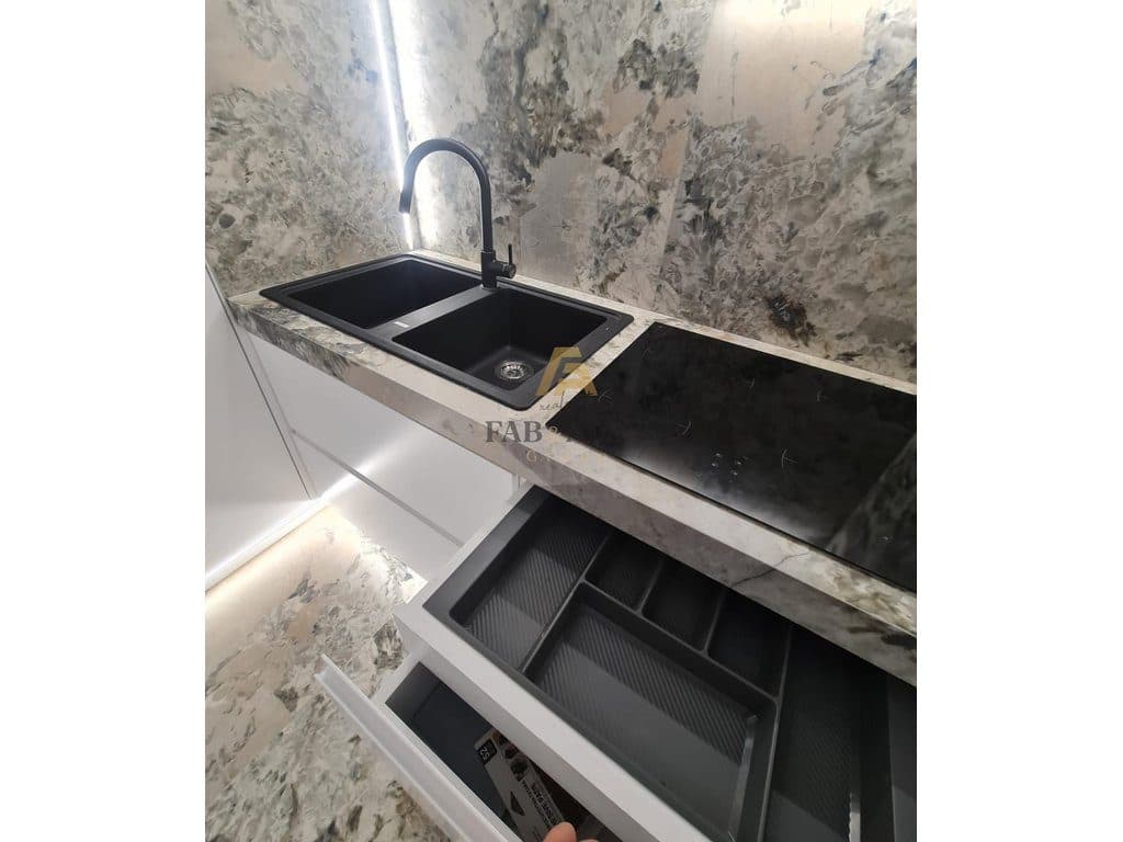 TEK LIQENI I THATE APARTAMENT 1+1+POST PARKIMI PER QERA! 4