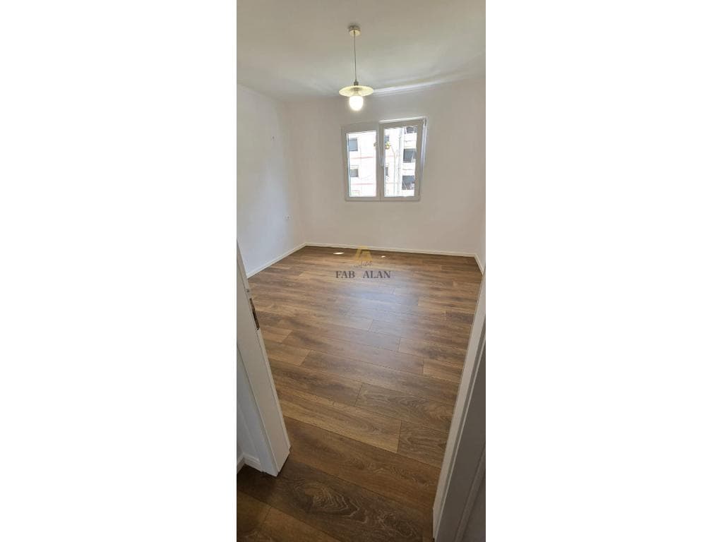 🏡 Shitet Apartament 1+1 – Rruga Ndre Mjeda, Tiranë 2