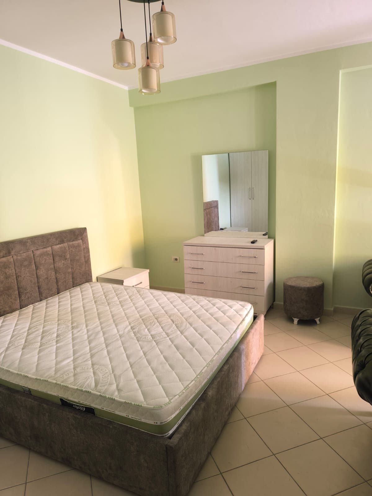 SHITET APARTAMENT NE FRESK 4