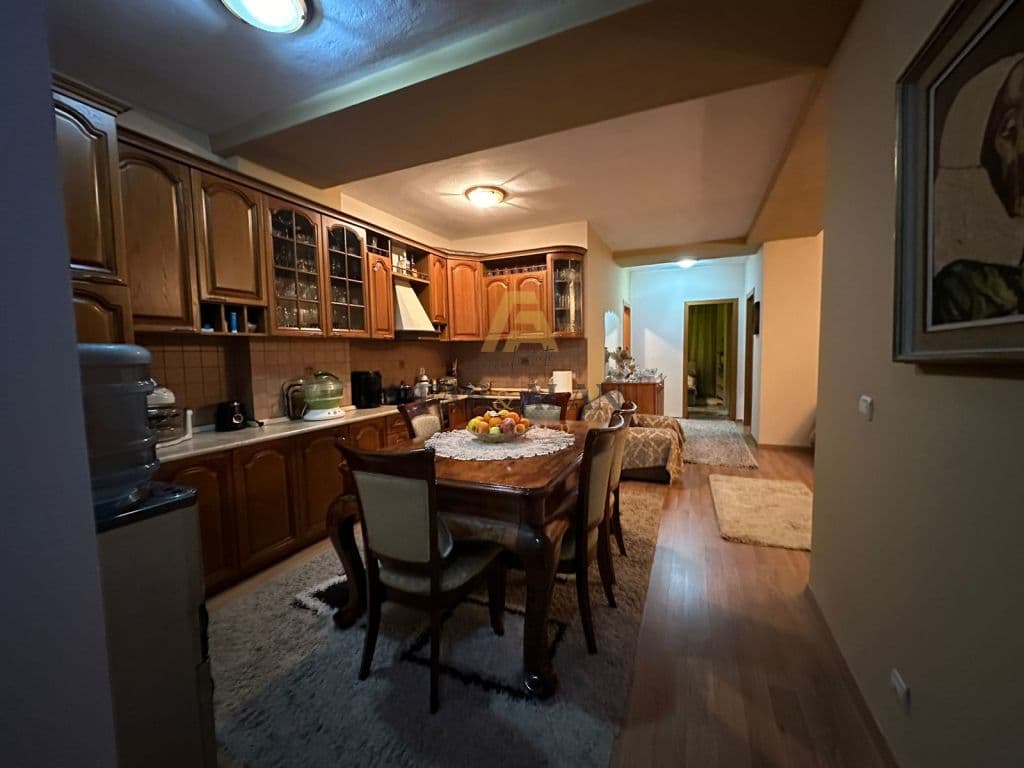 NE LAPRAKE APARTAMENT 2+1 PER SHITJE!
