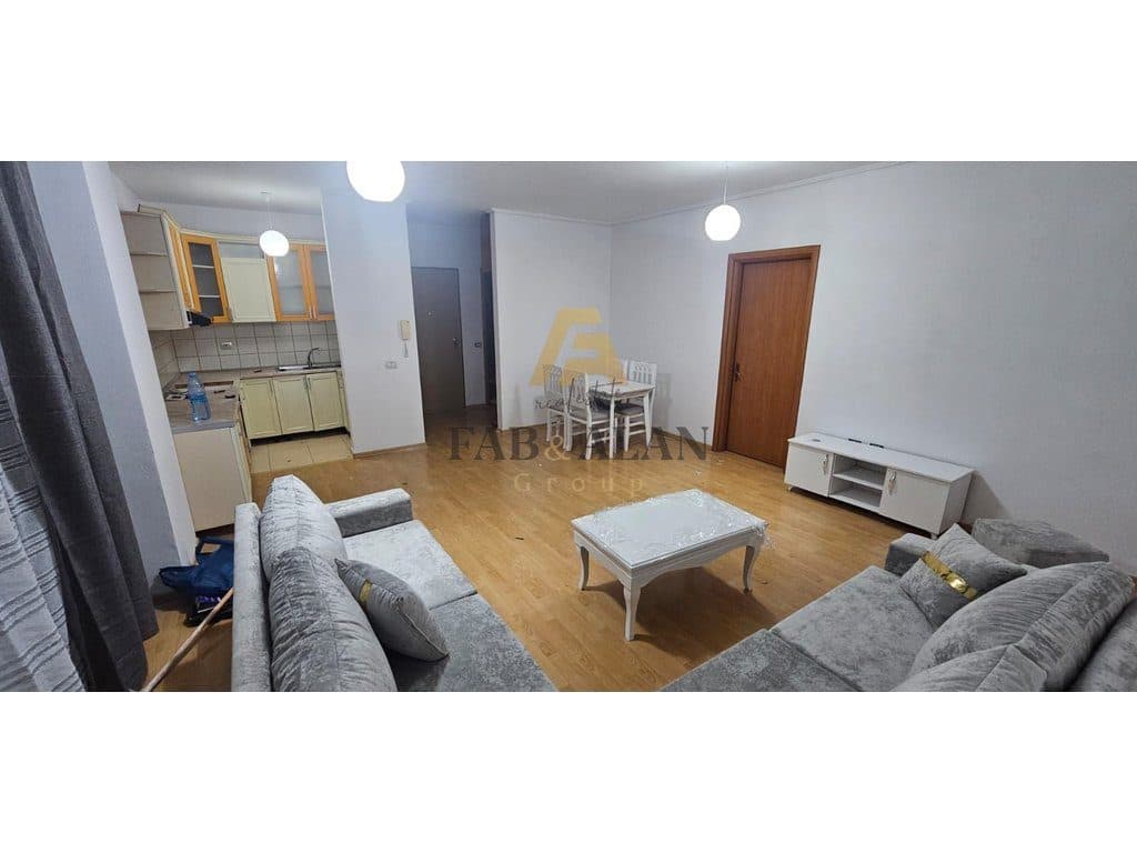 APARTAMENT ME QERA - RRUGA 3 DESHMORËT, YZBERISHT, NGJITUR ME SHKOLLËN E RE QË PO NDËRTOHET, PËRBALLË GRANDIT
jepet me qera 2+1+2, kati III Eur500