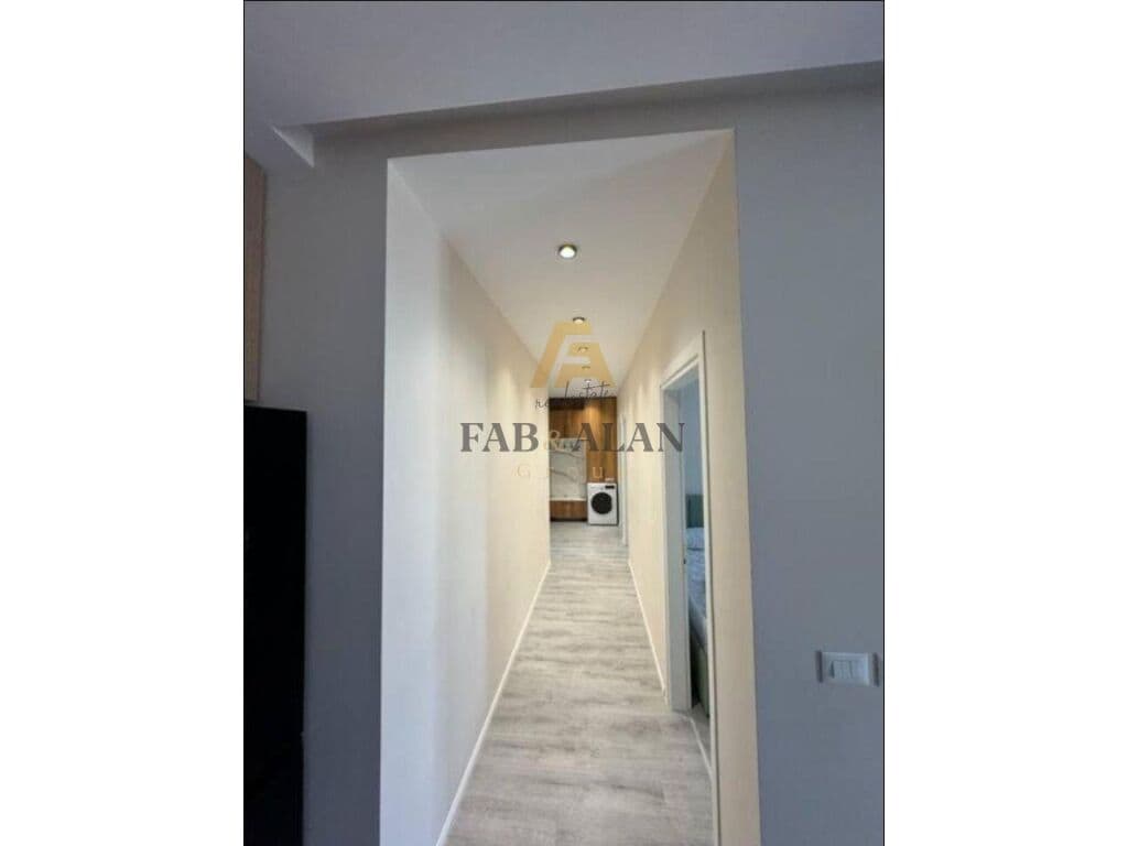 OFROJME APARTAMENT PER QERA 2+1TEK SHKOLLA E UETIT NE PORCELAN! 4