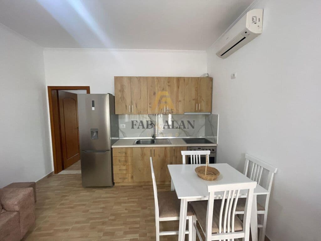 APARTAMENT ME QERA 1+1 TEK RRUGA E DIBRES! 3