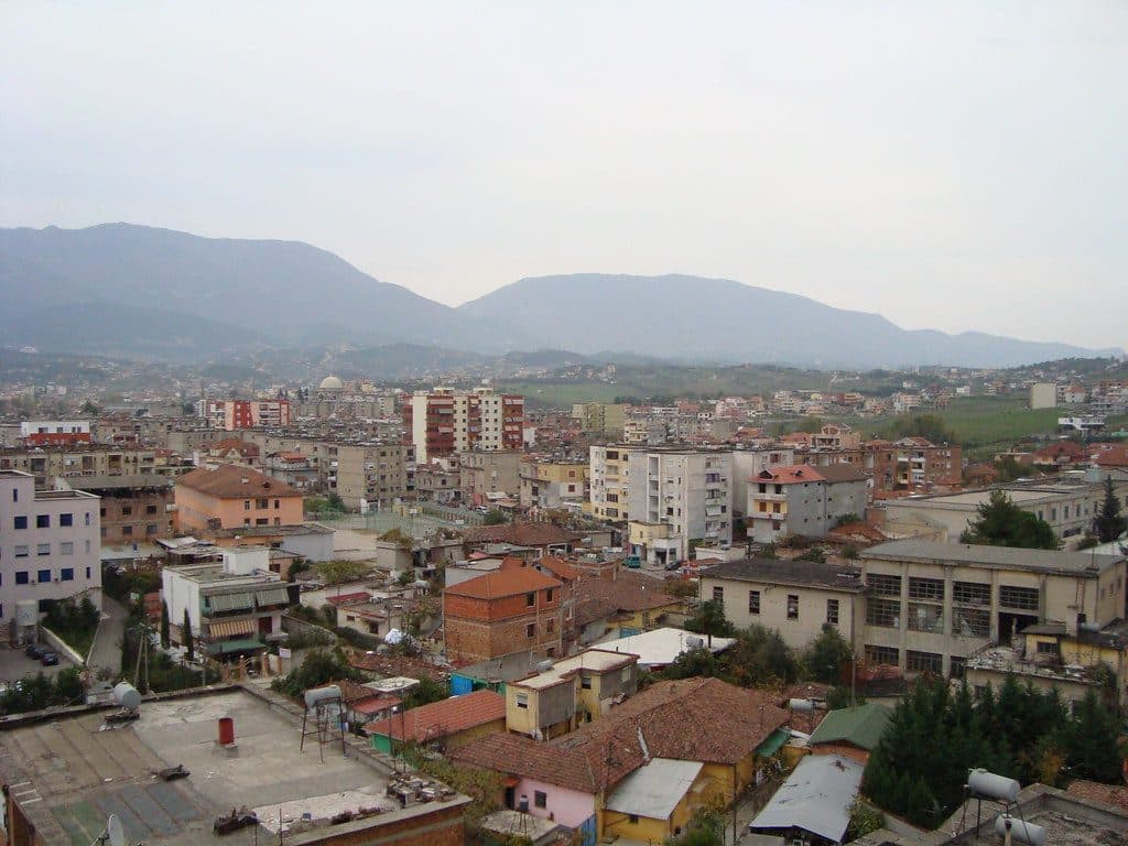 NE ALI DEM LEJE NDERTIMI E GATSHME PER 15.400 M2 NE SHITJE!
